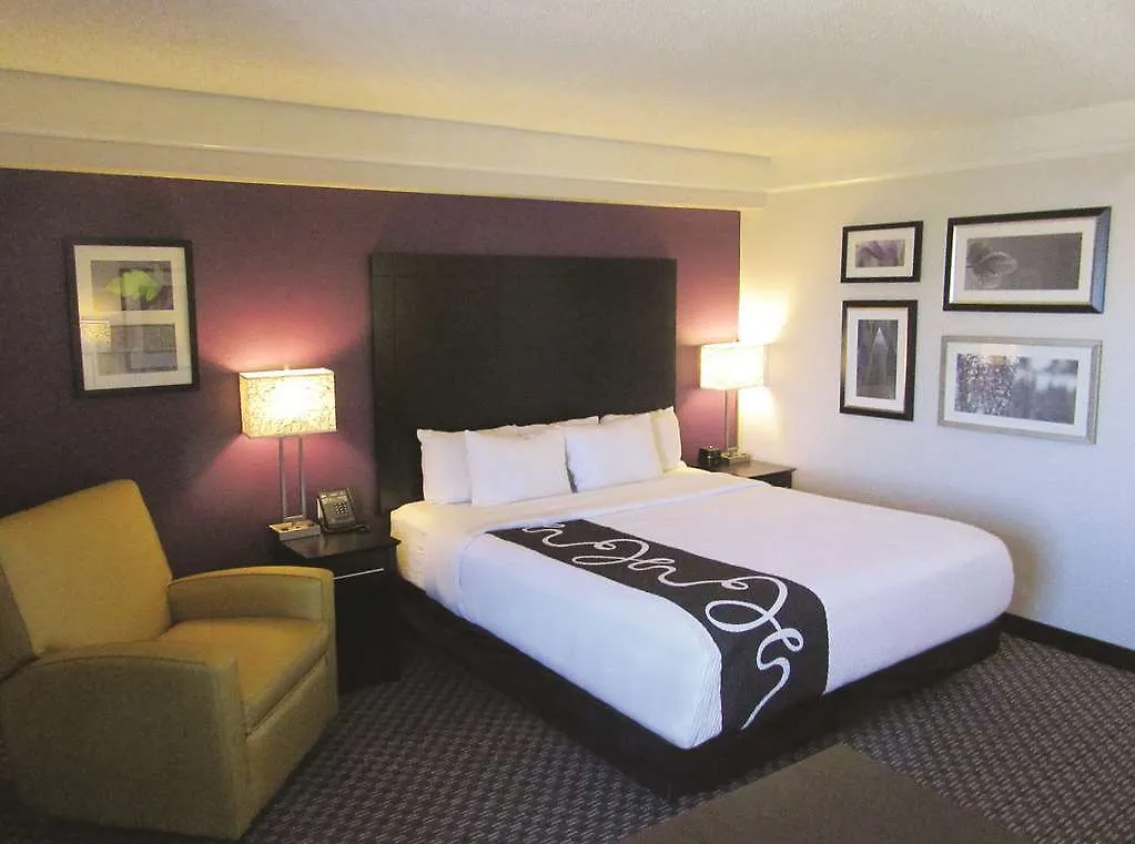 La Quinta By Wyndham Las Vegas Summerlin Tech Hotel
