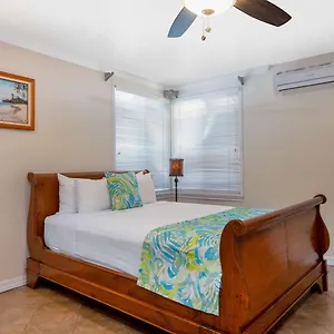 ** Hotel Days By Wyndham Maui Oceanfront United States