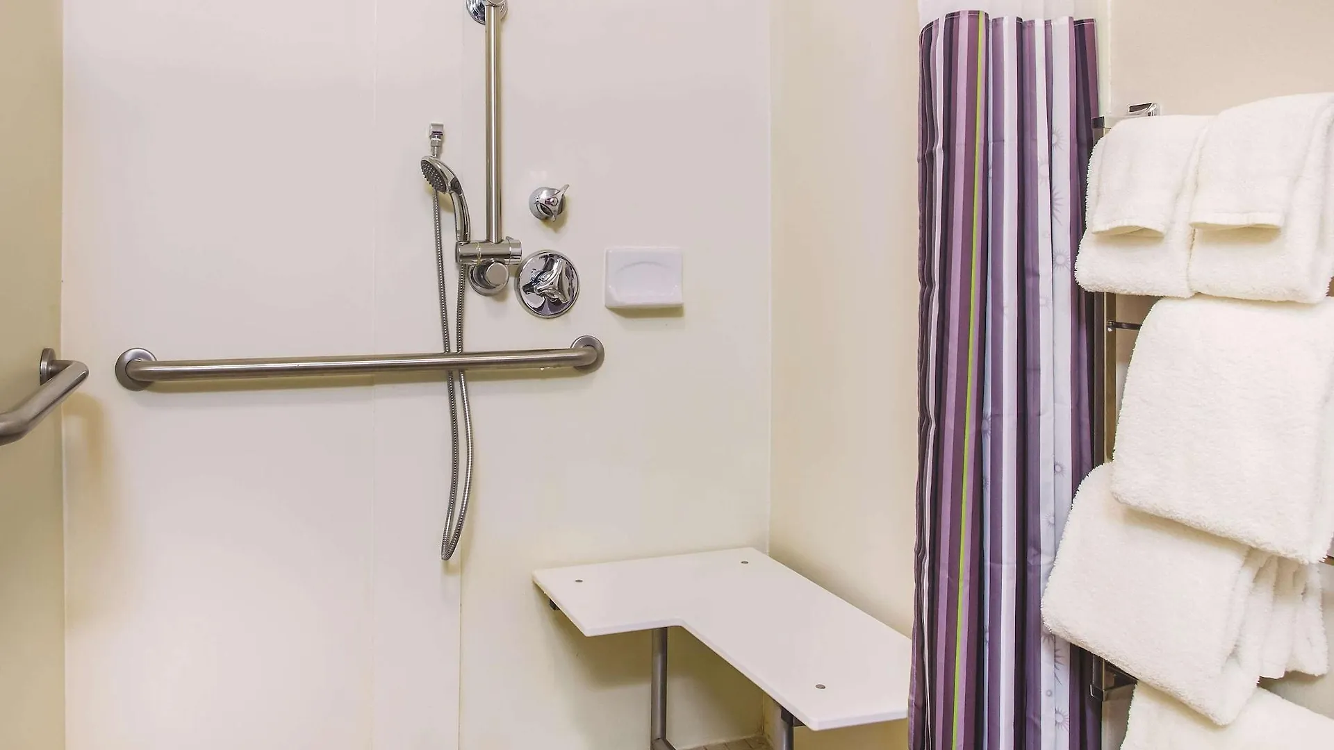 La Quinta By Wyndham Las Vegas Summerlin Tech Ξενοδοχείο