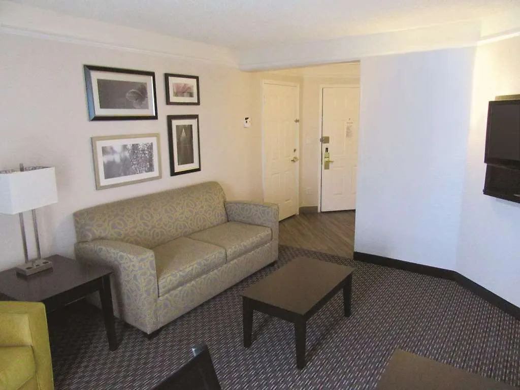 La Quinta By Wyndham Las Vegas Summerlin Tech