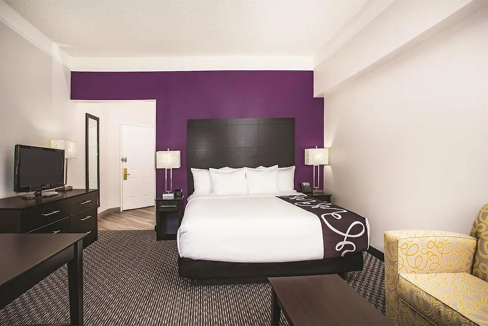 La Quinta By Wyndham Las Vegas Summerlin Tech Hotel
